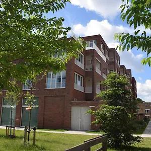 Large Penthouse - Private Parking - In A Beautiful Domain , Antwerpen België